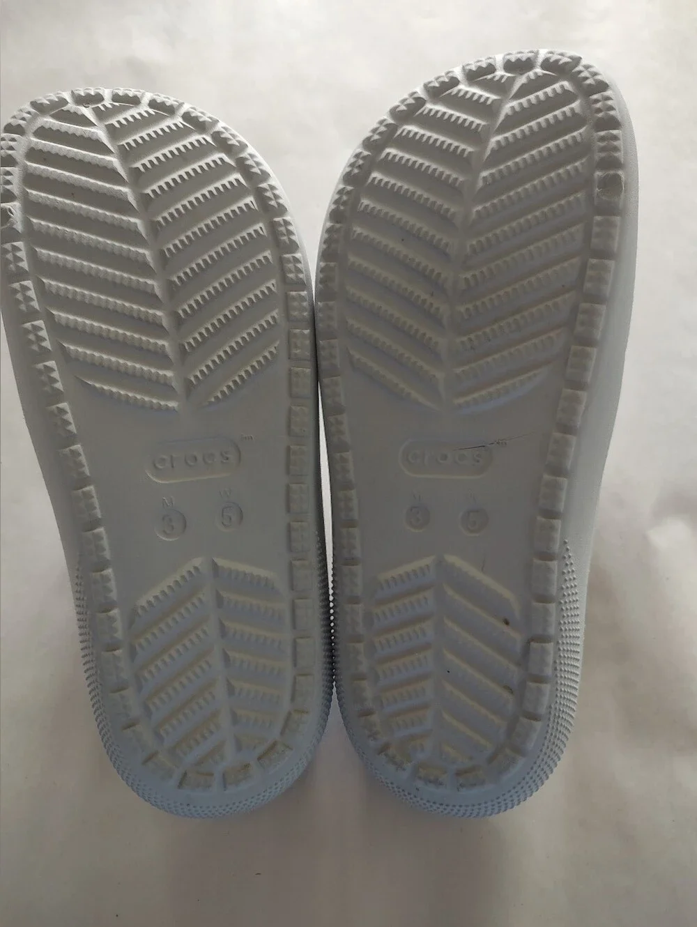 CROCS Women's/Kids' White Slide Sandals with Vent Holes J3, W5